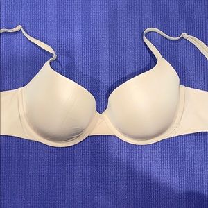 Victoria’s Secret nude Demi bra